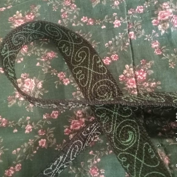 Gorgeous Owl/Bird Stitched Crossbody - Picture 4 of 7